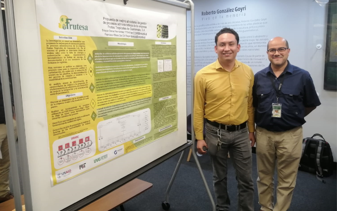 Brayan Hernández y Francisco del Cid, investigador ASPIRE, en II Congreso Científico para la Paz y el Desarrollo. Foto: Brayan Hernandez