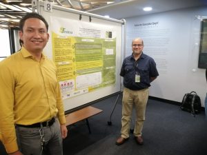 Brayan Hernández and Francisco del Cid, ASPIRE researcher, at the II Scientific Congress for Peace and Development. Photo: Brayan Hernandez