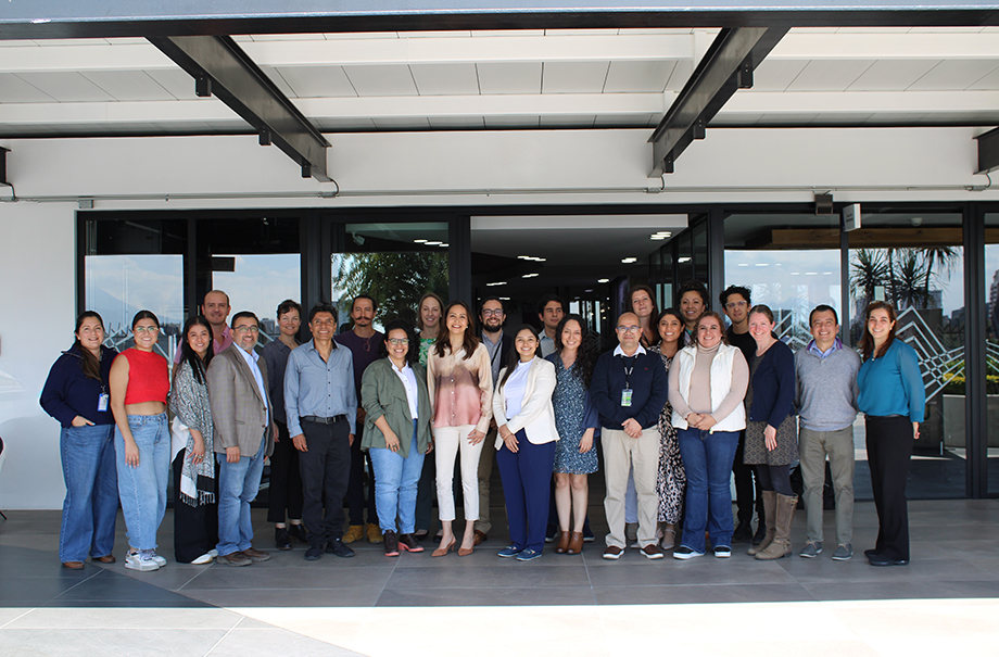 group withB IMG_6244 920×605